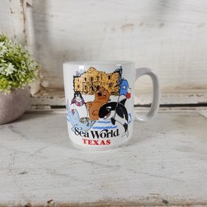 Vintage 80s Sea World of Texas Souvenir Mug, Shamu, Dolly Dolphin, Penguin Otter